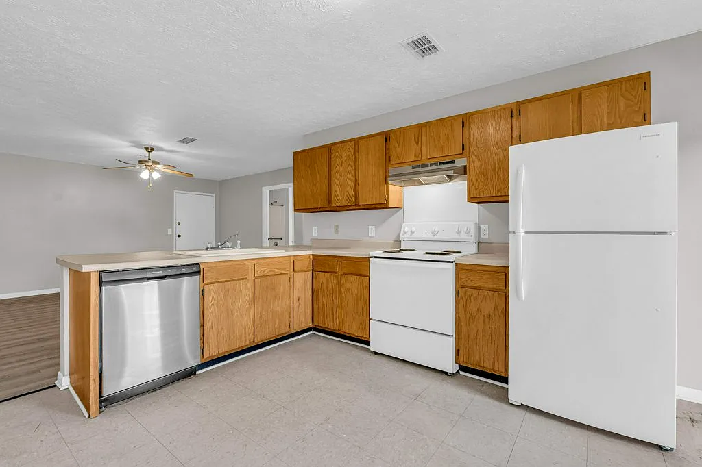 1 bed, 700 sqft, $725 — Photo 2