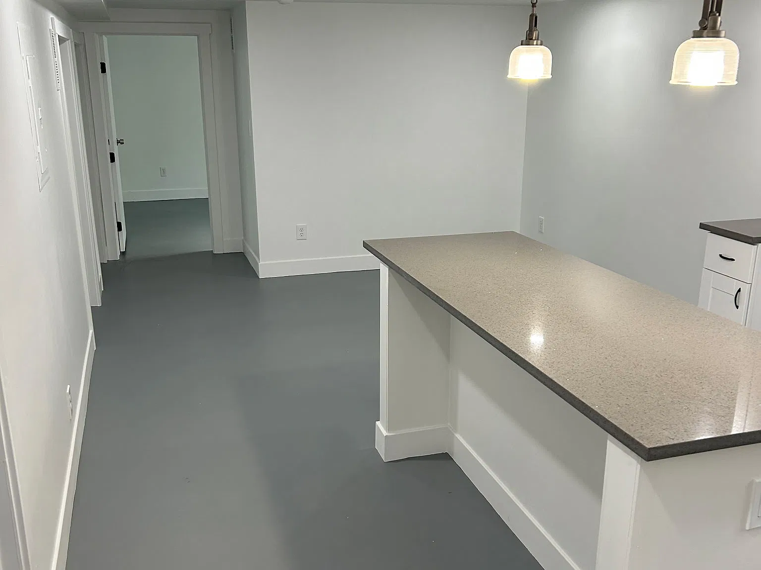 3 bed, 800 sqft, $2,000 — Photo 4