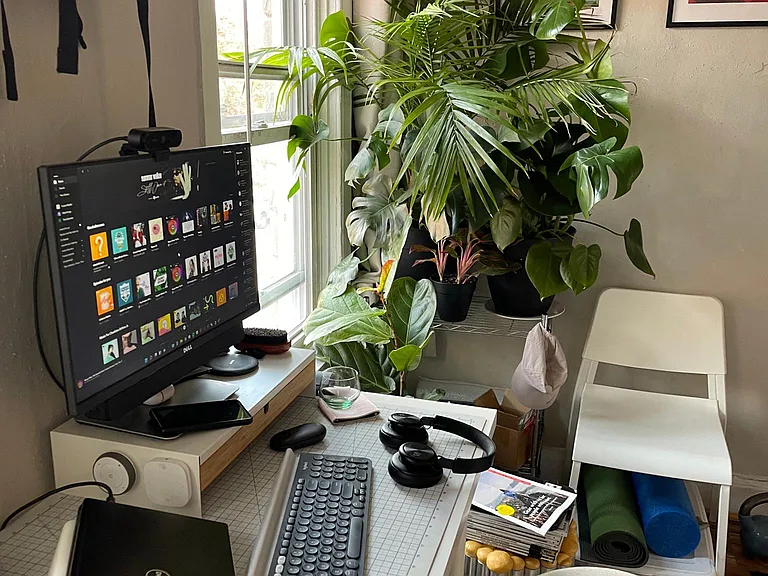 Computer station