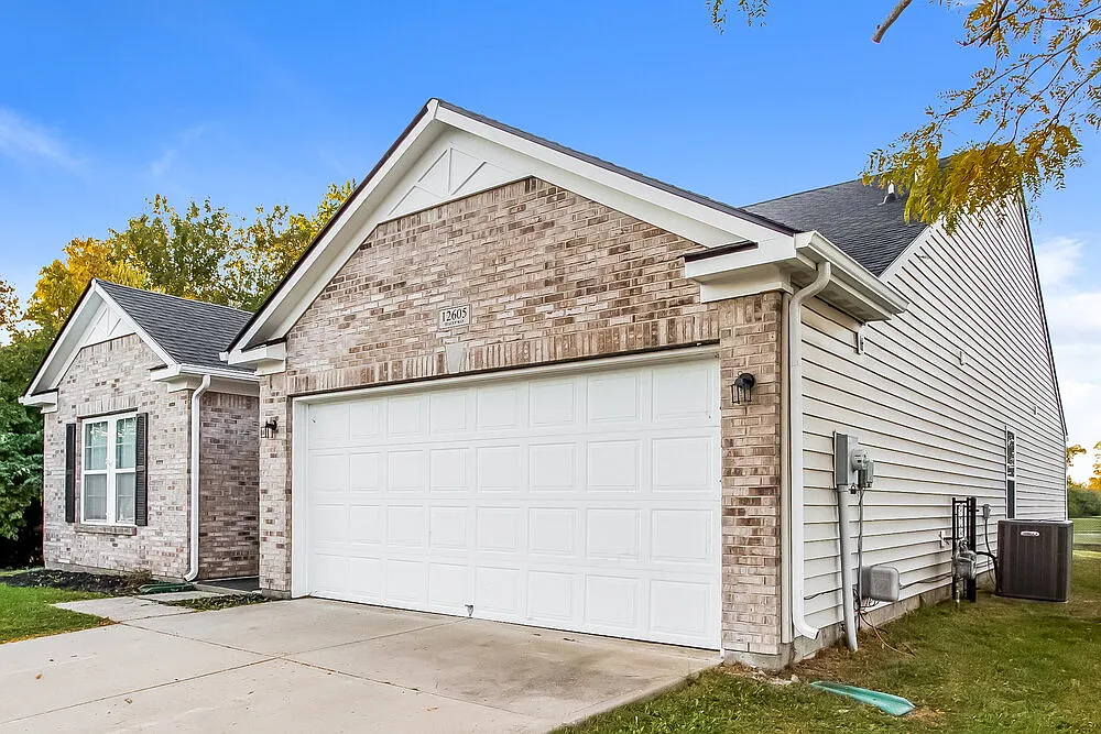 4 bed, 3.0 bath, 1891 sqft, $2,050 — Photo 3