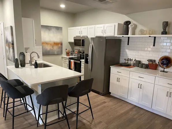 Nova Vista Apartments at Woodlake, 7027 Farm To Market Rd #10204, San Antonio, TX 78244