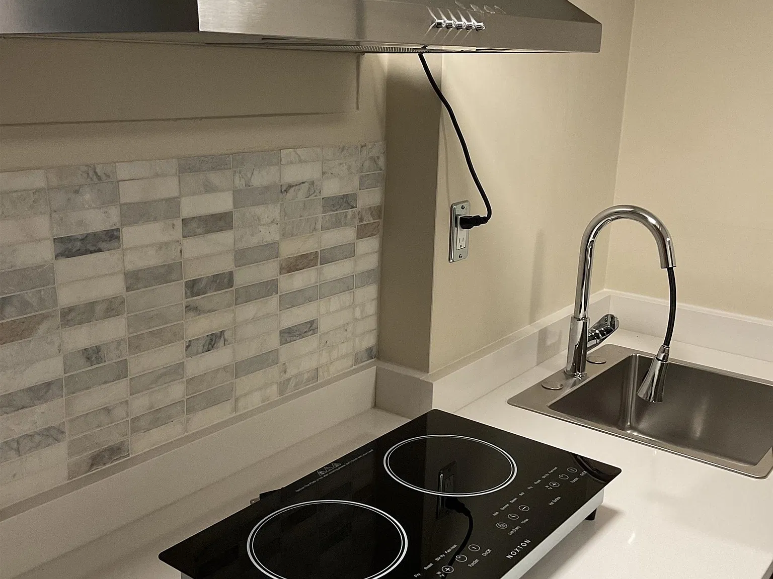 3 bed, 1222 sqft, $3,295 — Photo 4