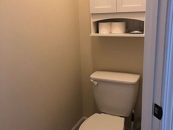 master toilet closet