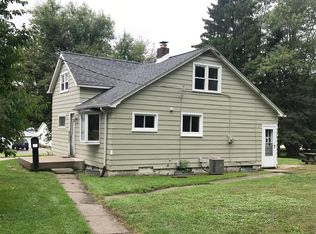 1004 Fred W Moore Hwy, Saint Clair, MI 48079