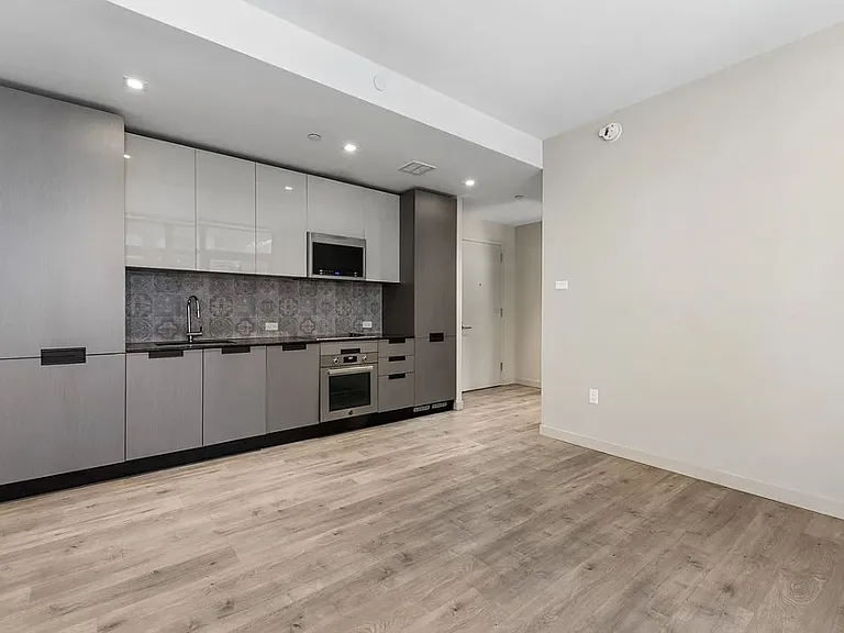 114 Mulberry St #301 — Photo 2