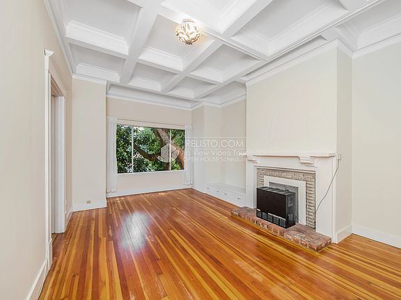 2nd image of 1661 Oak St #6