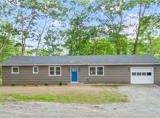 2 Westwood Rd, Clinton, CT 06413