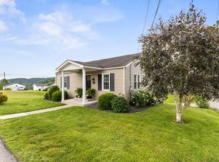 49 Midway Ln, Glen Dale, WV 26038