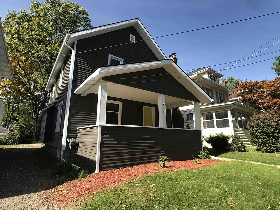 215 N Clemens Ave