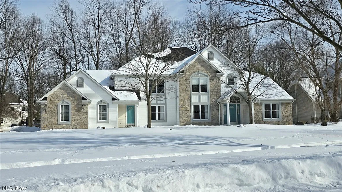 371 Nantucket Dr photo 1