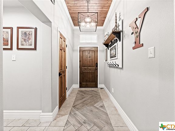 3rd image of 605 Newberry Ct