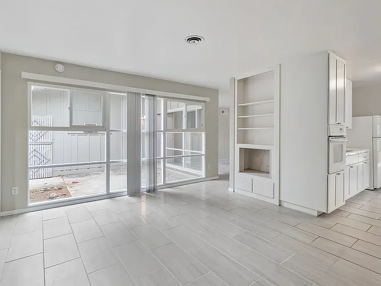 6734 Barnhurst Dr — Photo 22