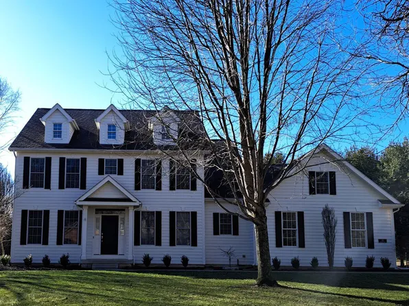 262 Longford Dr, Granville, OH 43023