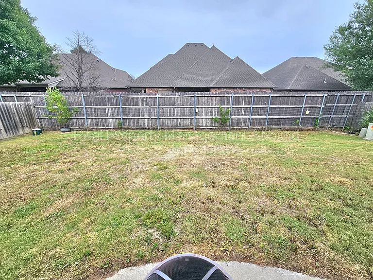 14727 S Urbana Ave — Photo 35