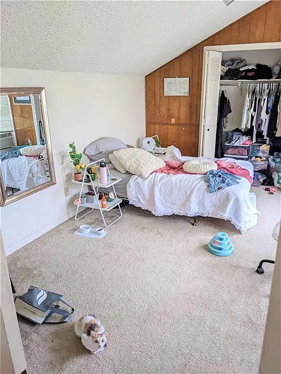 3 bed, 1.0 bath, 1078 sqft, $2,200 — Photo 4