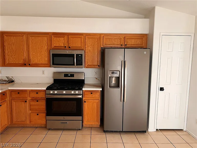 9316 Mountain Range Ave — Photo 12