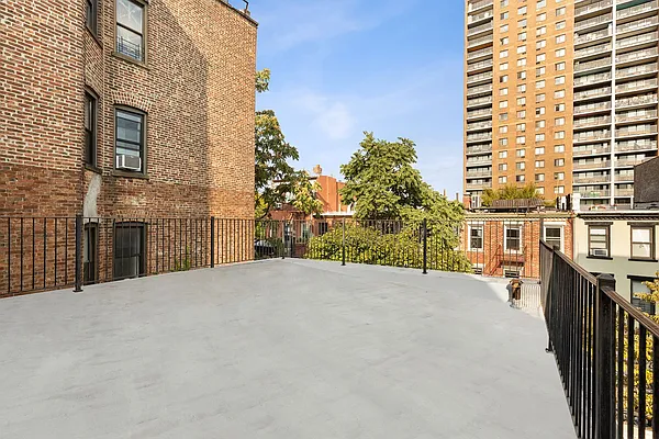 Sold by Compass | media 26