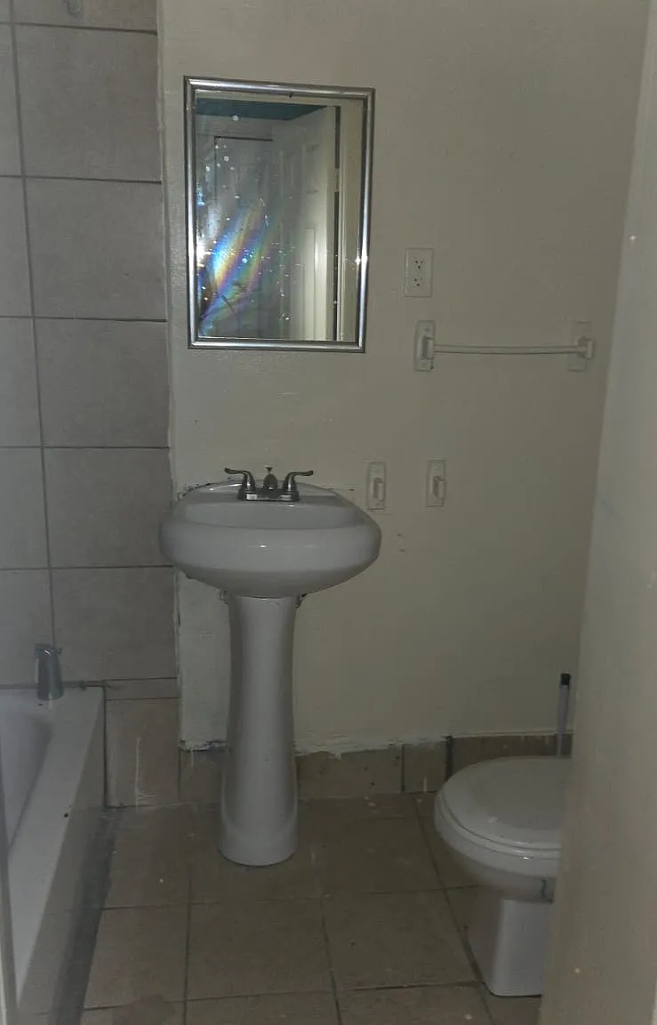 2 bed, 700 sqft, $925 — Photo 3