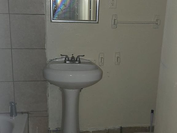 4th image of 4122 S Johnson St #A