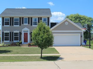 3518 Water Point Rd SW, Cedar Rapids, IA 52404