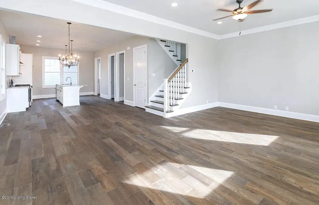 3 bed, 2.5 bath, 1900 sqft, $4,300 — Photo 3