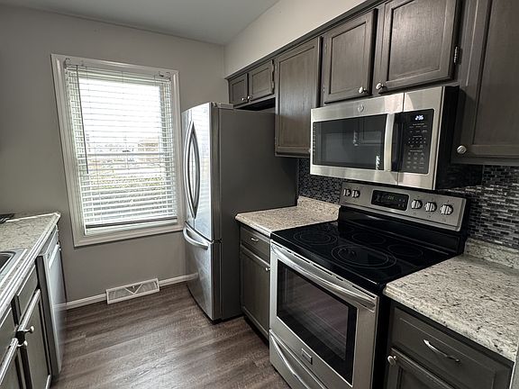 2nd image of 3124 Royal Windsor Dr