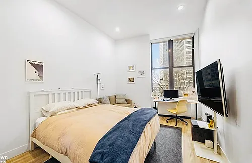1 Wall Street Ct Photo 1
