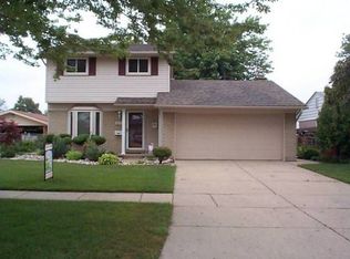 25354 Kinyon St, Taylor, MI 48180