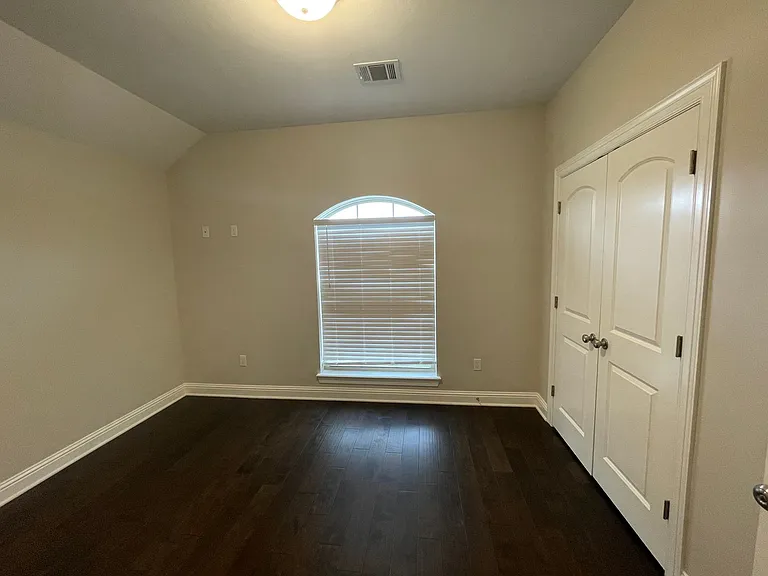 4001 False River Dr — Photo 8