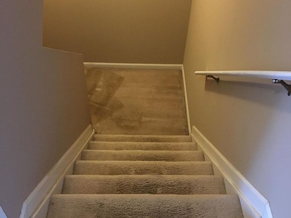 4th image of 8830 Stoneway Ave #10
