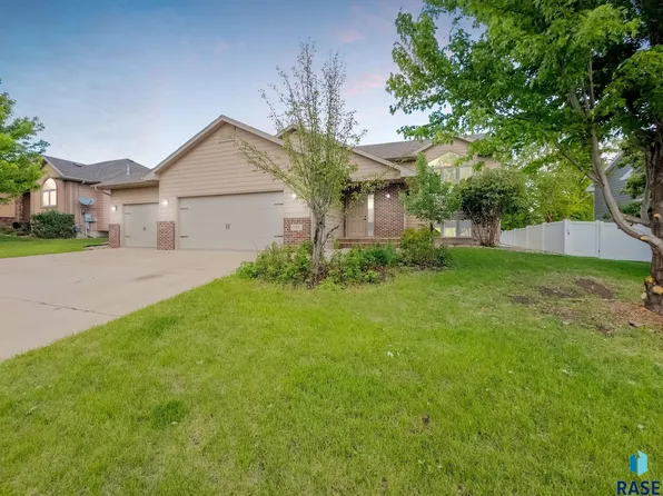 6404 S Tomar Rd, Sioux Falls, SD 57108