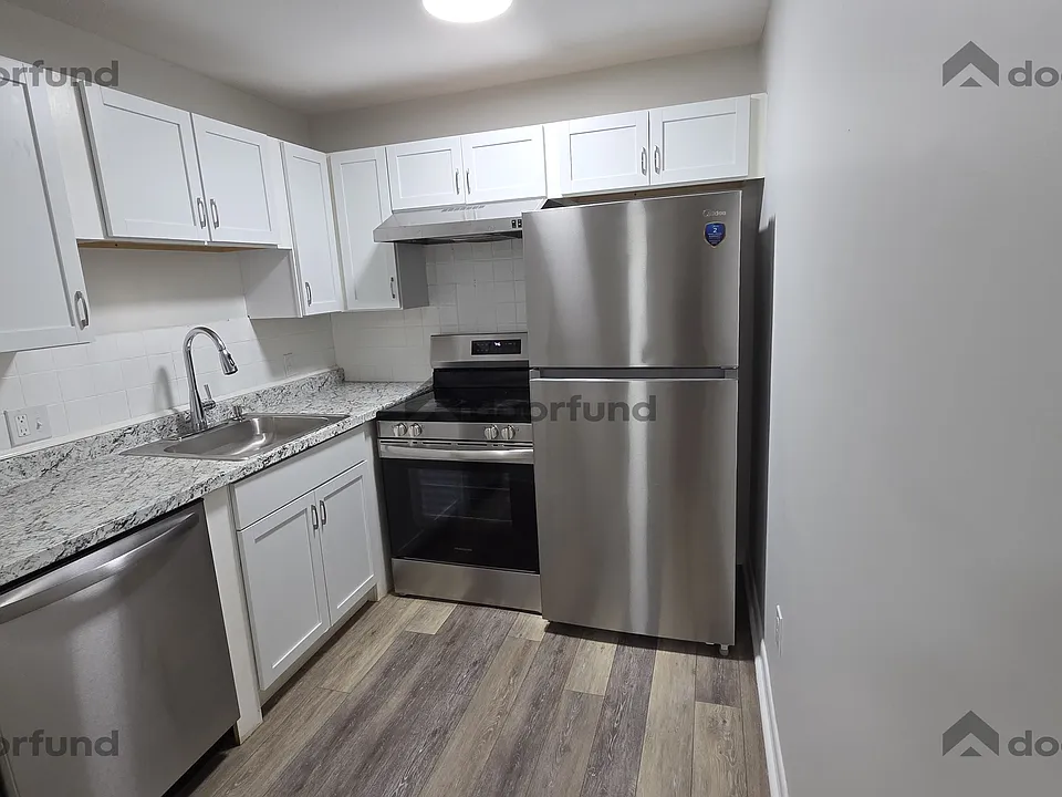 174 Columbus St #4