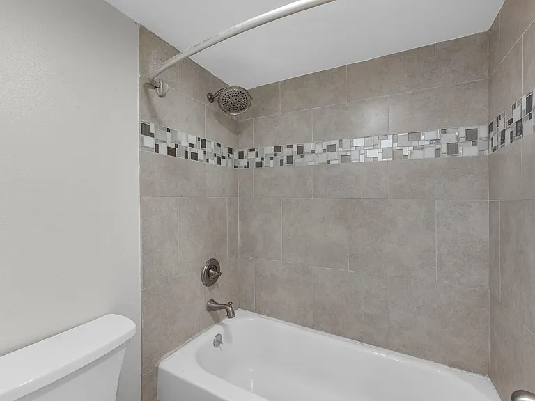 3525 Sage Rd #304 — Photo 21