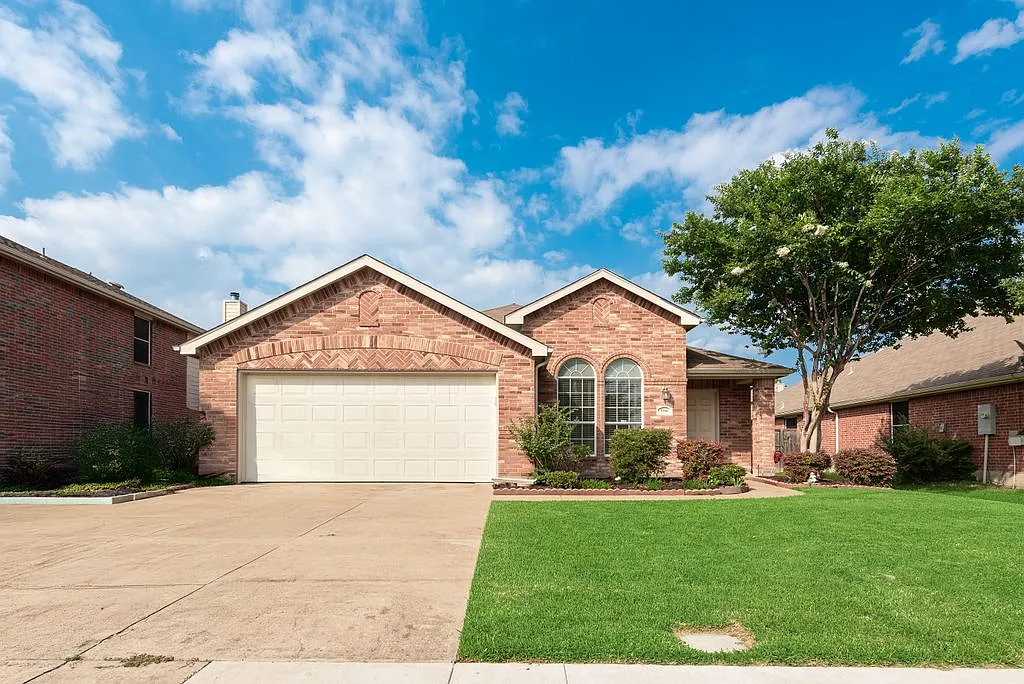 3 bed, 1825 sqft, $2,200 — Photo 4