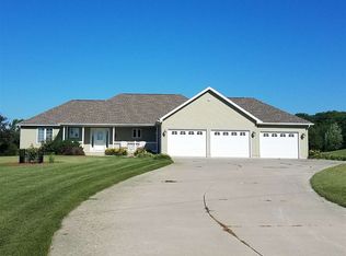 32423 Vail Ave, New Hartford, IA 50660