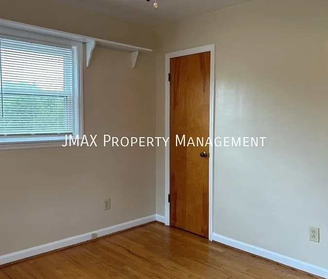 5240 Springlawn Ave — Photo 11
