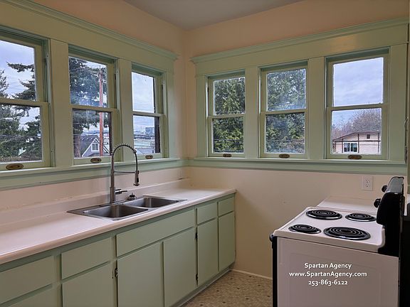 3rd image of 143 4th Ave NW APT D