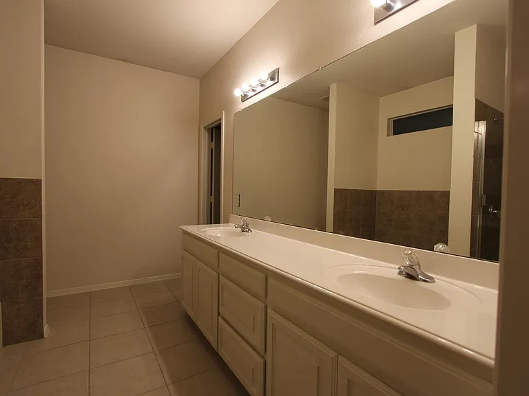1017 Porter Pl — Photo 29