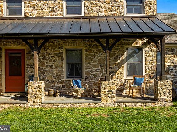 4th image of 26 Wormansville Rd