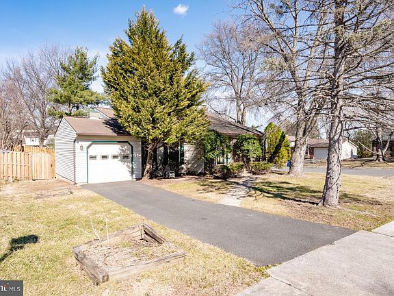 4th image of 12800 Scranton Ct