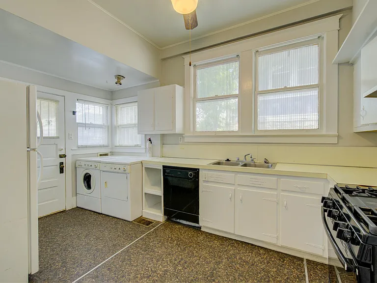 19 S Evergreen St — Photo 13