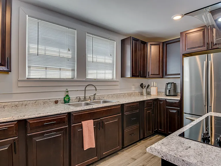 714 Hickman Rd — Photo 31