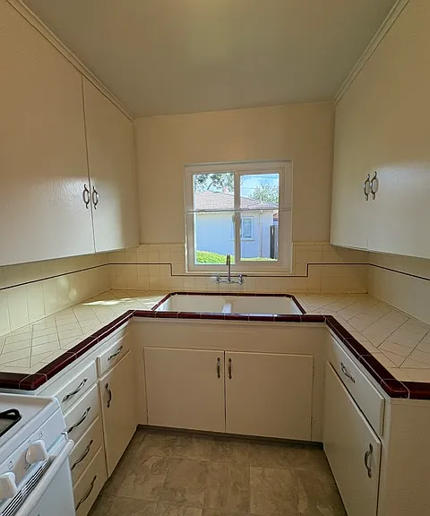 539 Chiquita Ave — Photo 10