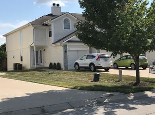 1328 NW Hidden Ridge Cir, Blue Springs, MO 64015