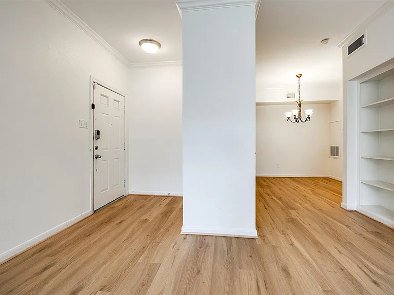 2255 Braeswood Park Dr #294 — Photo 4