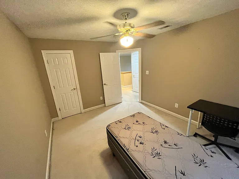 305 Fairway Ln — Photo 15