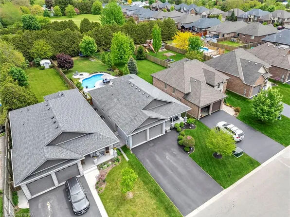 17 Lotus Ave, Norfolk County, ON N0E 1Y0