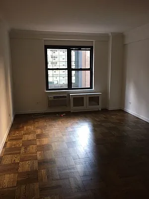 Rented by Solil Management | media 2