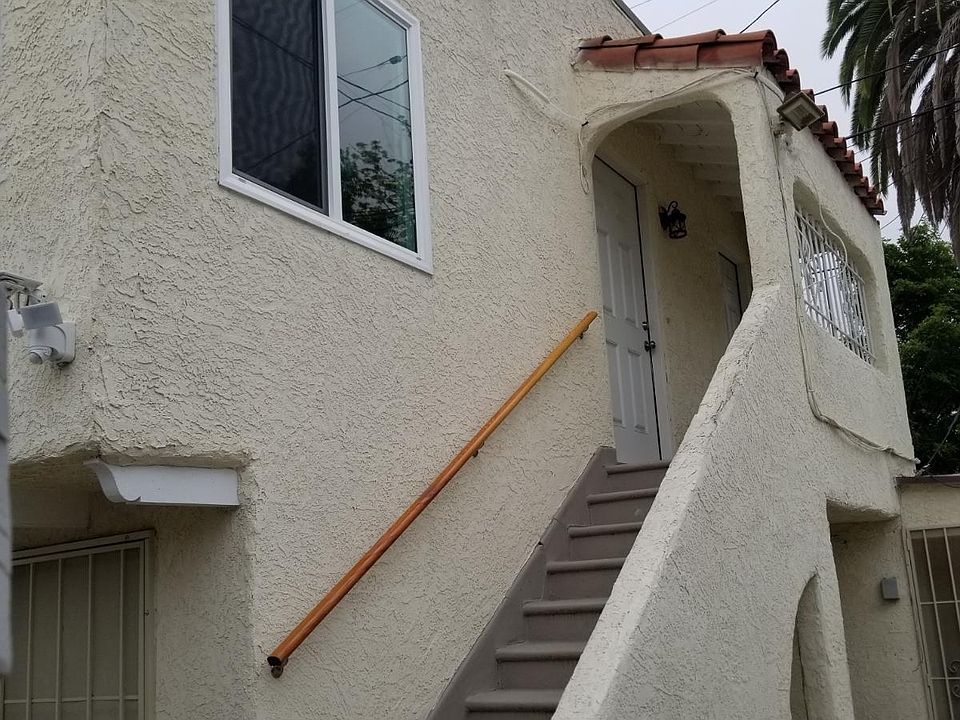 1st image of 1030 W 103rd St