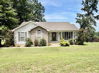 601 Grays Chapel Rd, Cunningham, TN 37052